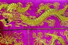 乾隆御赐“金龙紫金袈裟”重回南京，南京云锦再成关注